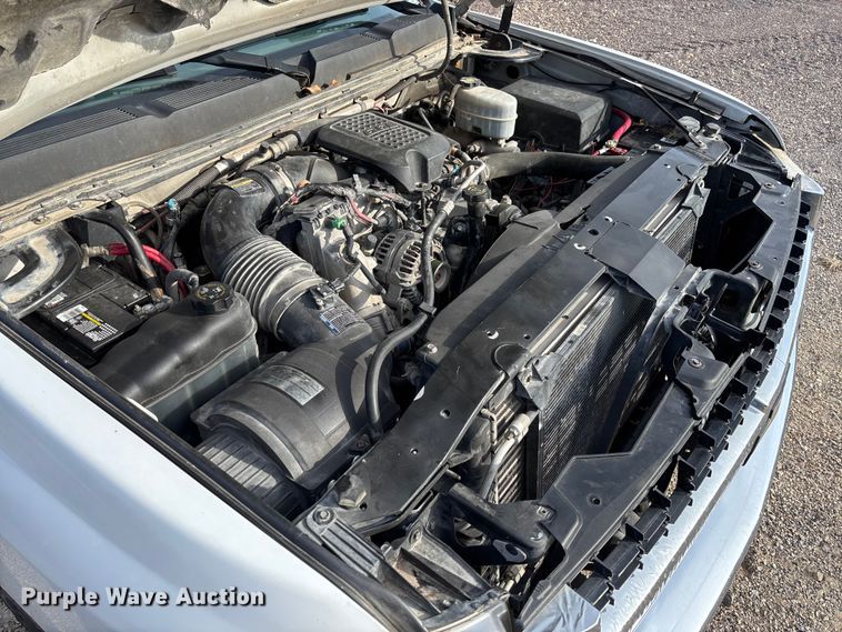 image for item FB3007 2009 Chevrolet Silverado 3500HD Ext. Cab bale bed pickup truck