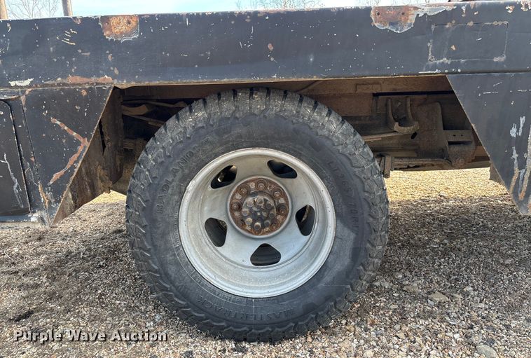 image for item FB3007 2009 Chevrolet Silverado 3500HD Ext. Cab bale bed pickup truck