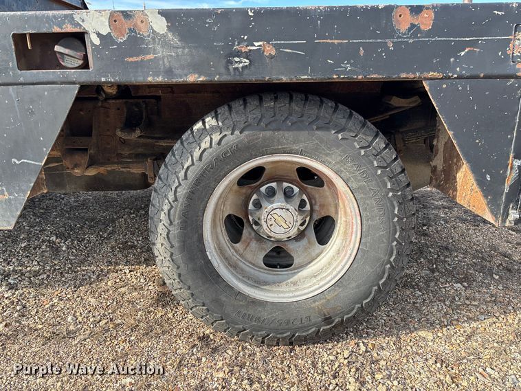 image for item FB3007 2009 Chevrolet Silverado 3500HD Ext. Cab bale bed pickup truck