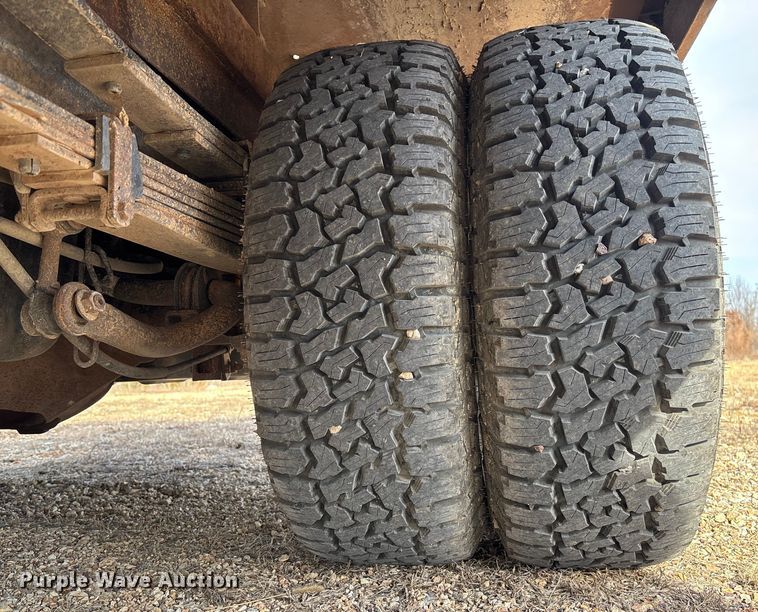 image for item FB3007 2009 Chevrolet Silverado 3500HD Ext. Cab bale bed pickup truck