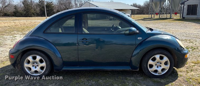 image for item FB3015 2002 Volkswagen Beetle 