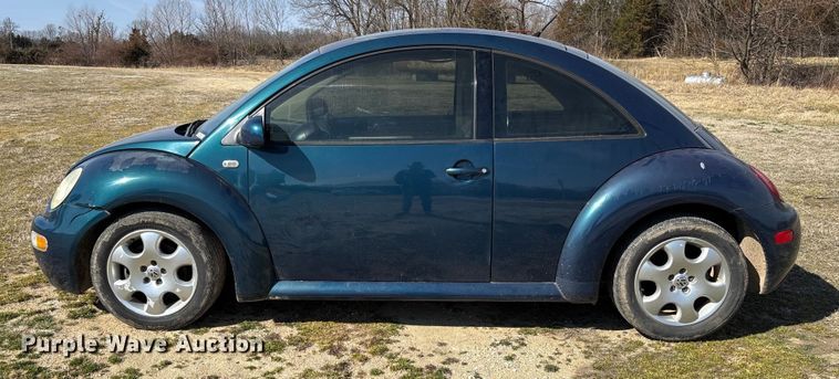 image for item FB3015 2002 Volkswagen Beetle 