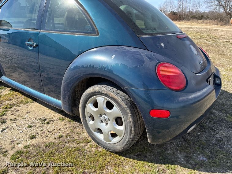 image for item FB3015 2002 Volkswagen Beetle 