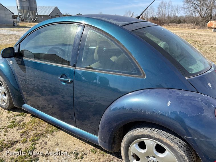 image for item FB3015 2002 Volkswagen Beetle 