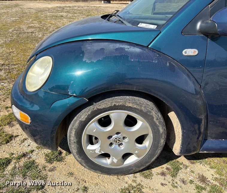 image for item FB3015 2002 Volkswagen Beetle 