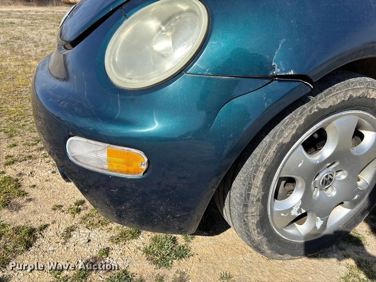 image for item FB3015 2002 Volkswagen Beetle 