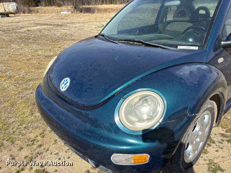 image for item FB3015 2002 Volkswagen Beetle 