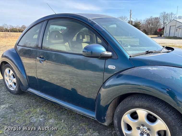 image for item FB3015 2002 Volkswagen Beetle 