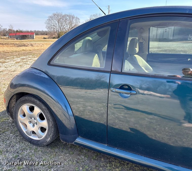 image for item FB3015 2002 Volkswagen Beetle 