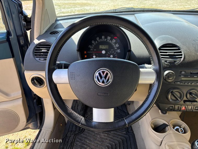 image for item FB3015 2002 Volkswagen Beetle 