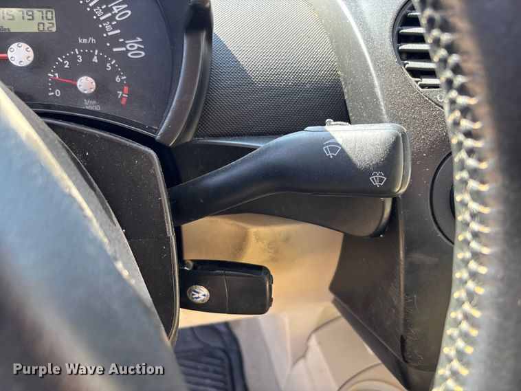 image for item FB3015 2002 Volkswagen Beetle 