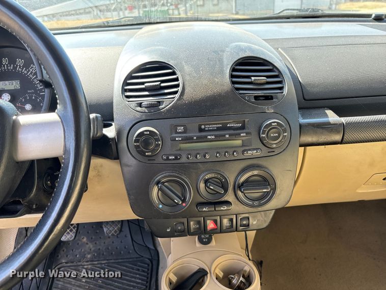 image for item FB3015 2002 Volkswagen Beetle 