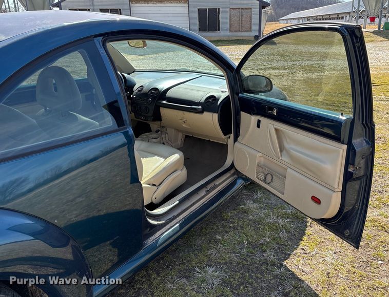 image for item FB3015 2002 Volkswagen Beetle 
