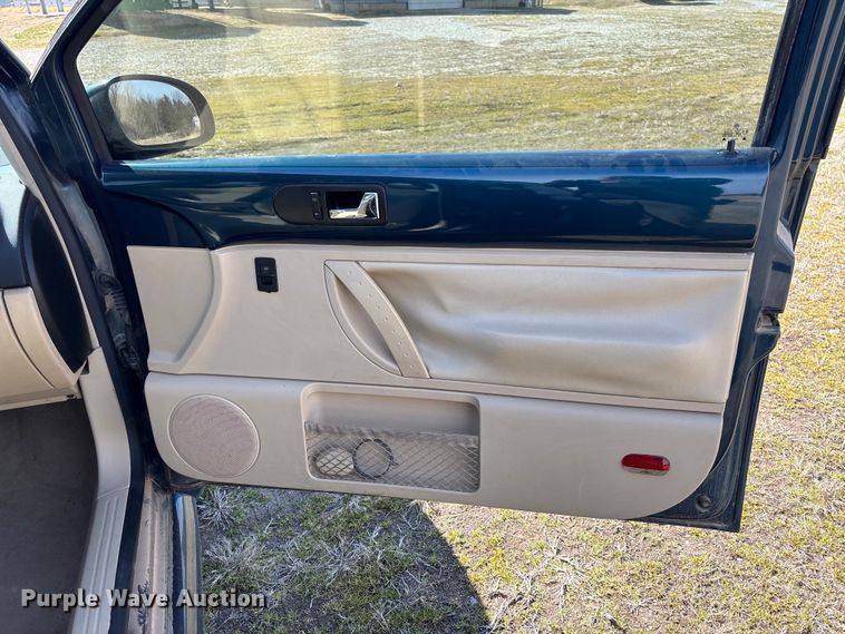 image for item FB3015 2002 Volkswagen Beetle 