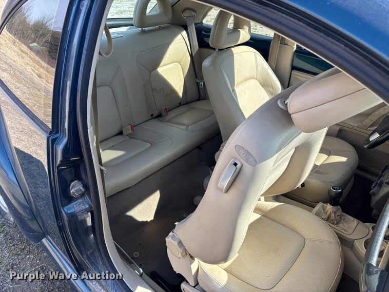 image for item FB3015 2002 Volkswagen Beetle 