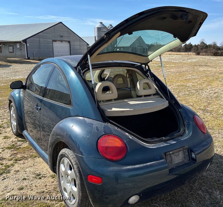 image for item FB3015 2002 Volkswagen Beetle 