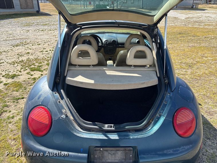 image for item FB3015 2002 Volkswagen Beetle 