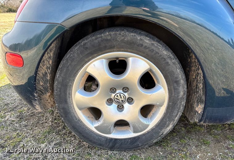 image for item FB3015 2002 Volkswagen Beetle 