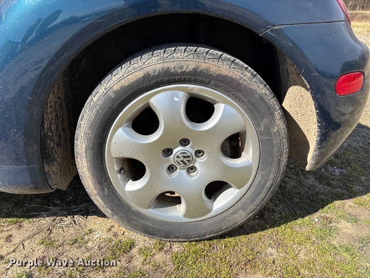 image for item FB3015 2002 Volkswagen Beetle 