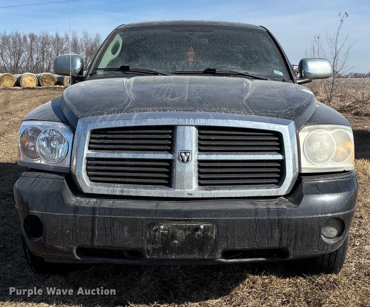 image for item FB3500 2006 Dodge Dakota Crew Cab pickup truck