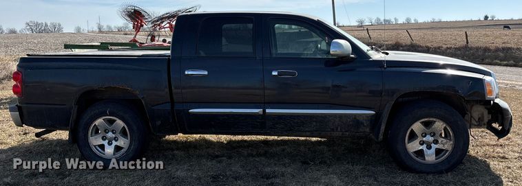 image for item FB3500 2006 Dodge Dakota Crew Cab pickup truck