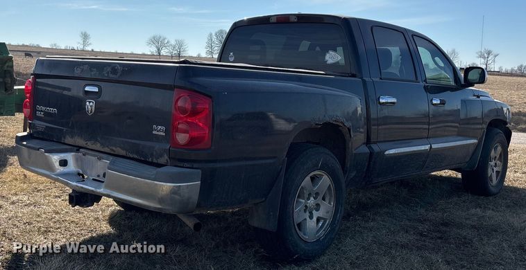 image for item FB3500 2006 Dodge Dakota Crew Cab pickup truck