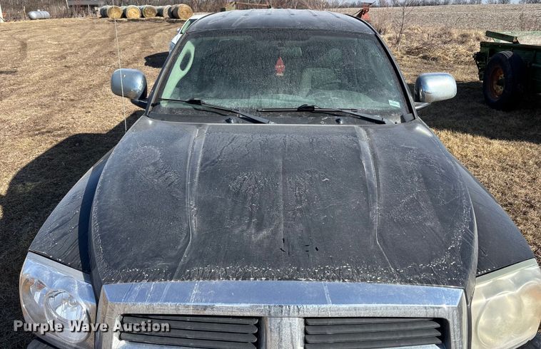 image for item FB3500 2006 Dodge Dakota Crew Cab pickup truck