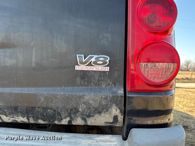 image for item FB3500 2006 Dodge Dakota Crew Cab pickup truck