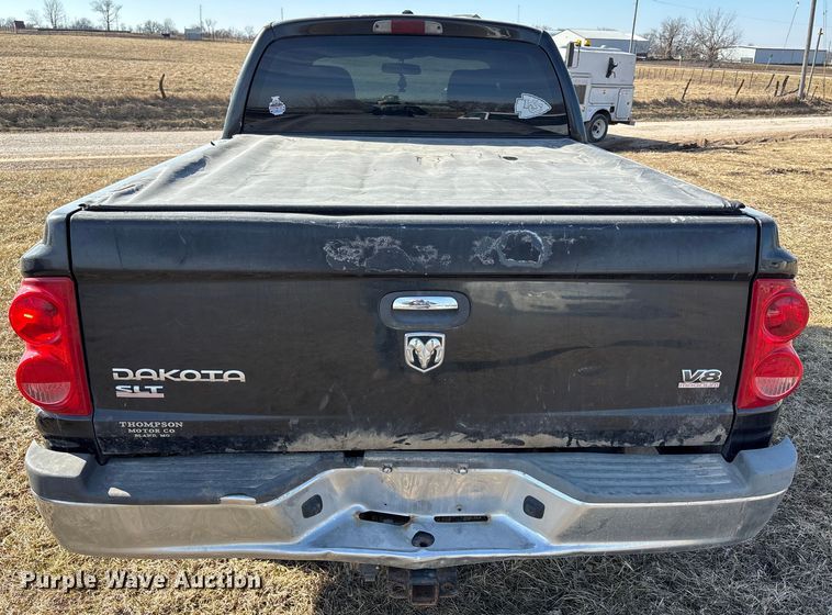 image for item FB3500 2006 Dodge Dakota Crew Cab pickup truck