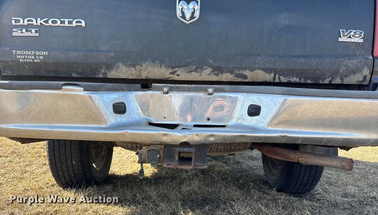 image for item FB3500 2006 Dodge Dakota Crew Cab pickup truck