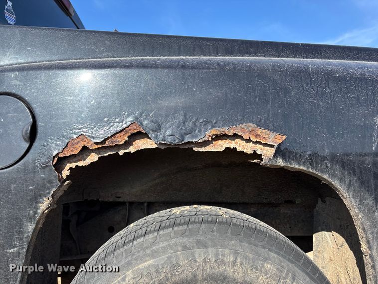 image for item FB3500 2006 Dodge Dakota Crew Cab pickup truck