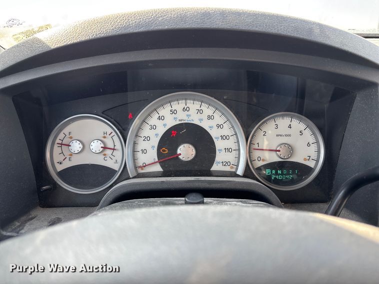 image for item FB3500 2006 Dodge Dakota Crew Cab pickup truck