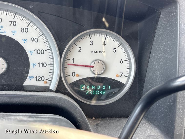 image for item FB3500 2006 Dodge Dakota Crew Cab pickup truck