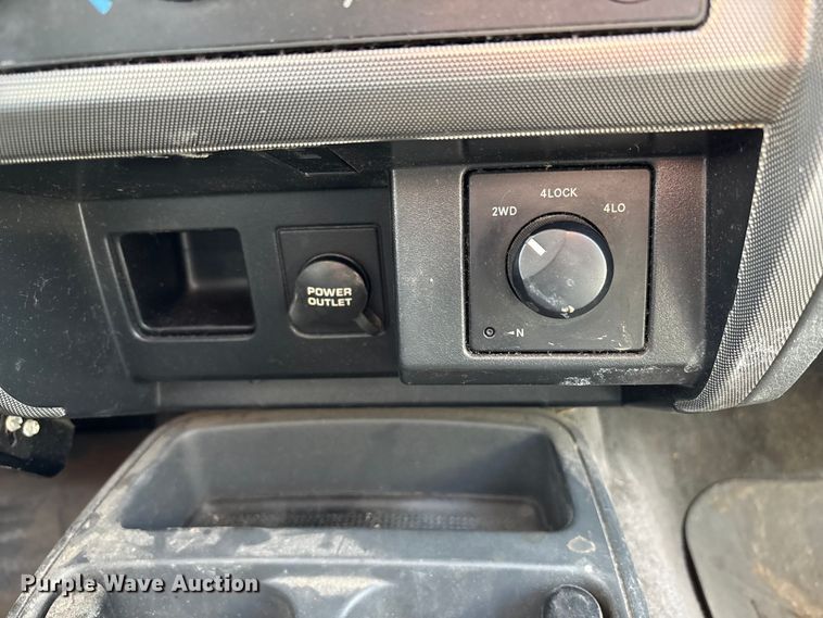 image for item FB3500 2006 Dodge Dakota Crew Cab pickup truck