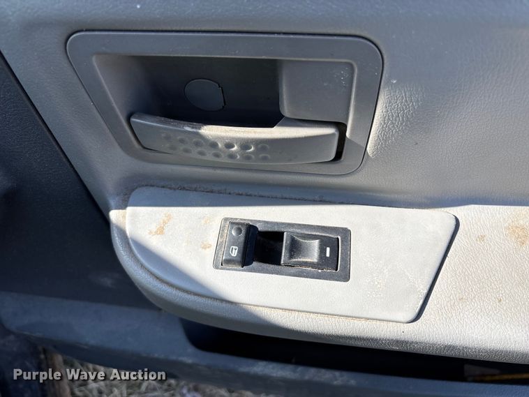 image for item FB3500 2006 Dodge Dakota Crew Cab pickup truck