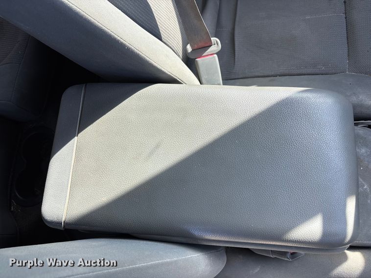 image for item FB3500 2006 Dodge Dakota Crew Cab pickup truck