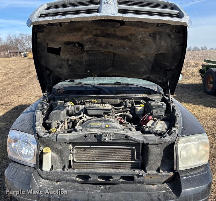 image for item FB3500 2006 Dodge Dakota Crew Cab pickup truck