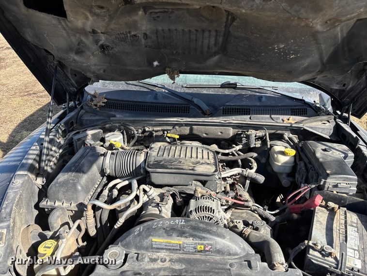 image for item FB3500 2006 Dodge Dakota Crew Cab pickup truck