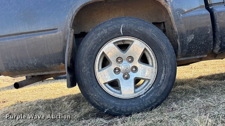 image for item FB3500 2006 Dodge Dakota Crew Cab pickup truck