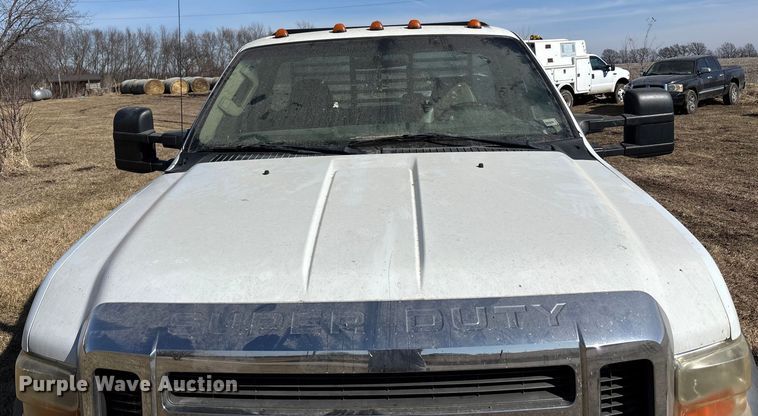 image for item FB3502 2008 Ford F450 Super Duty flatbed truck