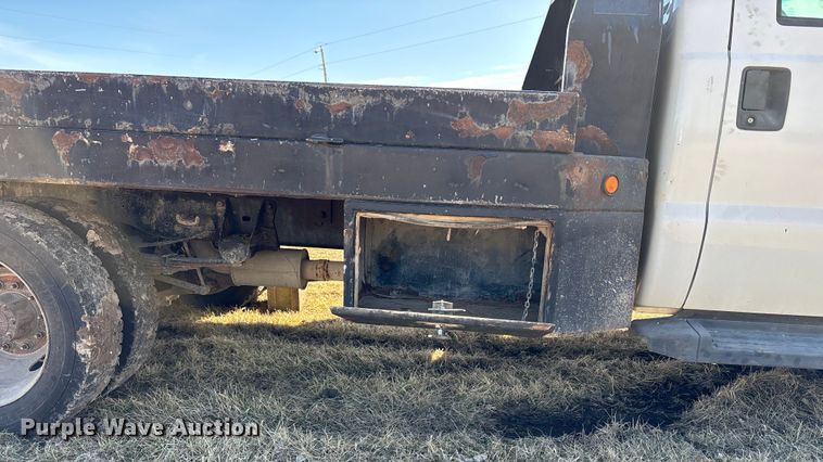image for item FB3502 2008 Ford F450 Super Duty flatbed truck
