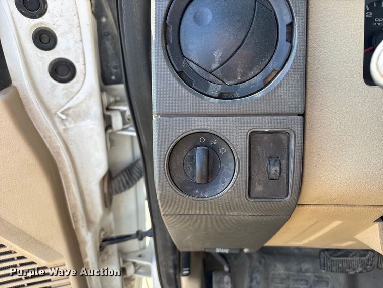 image for item FB3502 2008 Ford F450 Super Duty flatbed truck