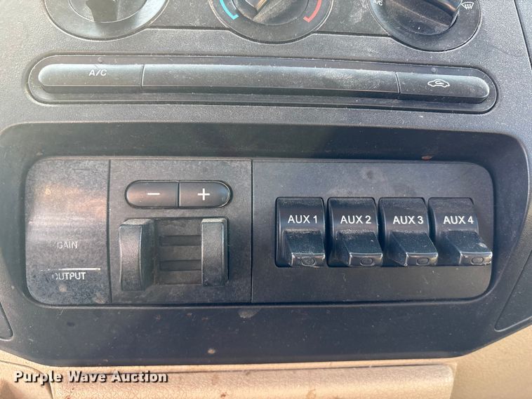 image for item FB3502 2008 Ford F450 Super Duty flatbed truck