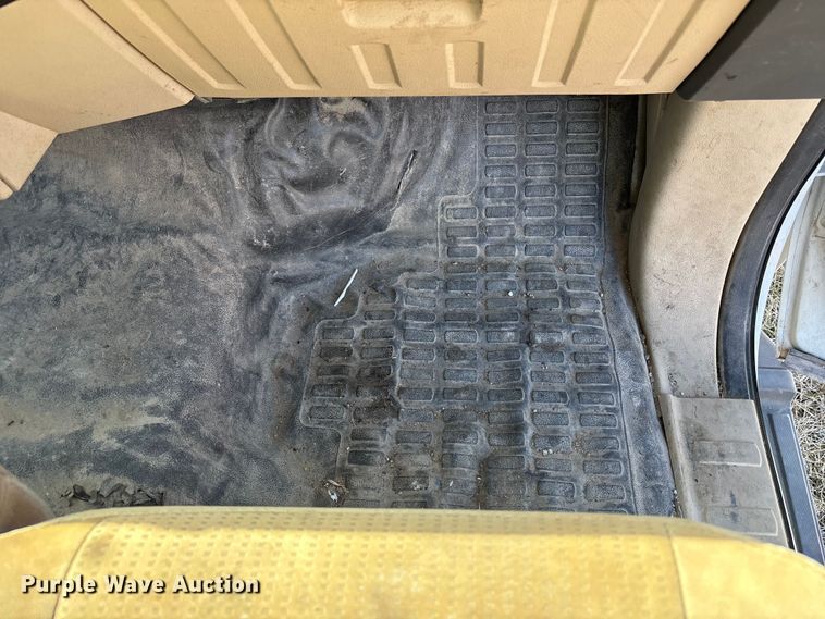 image for item FB3502 2008 Ford F450 Super Duty flatbed truck