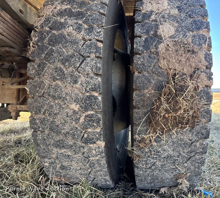 image for item FB3502 2008 Ford F450 Super Duty flatbed truck