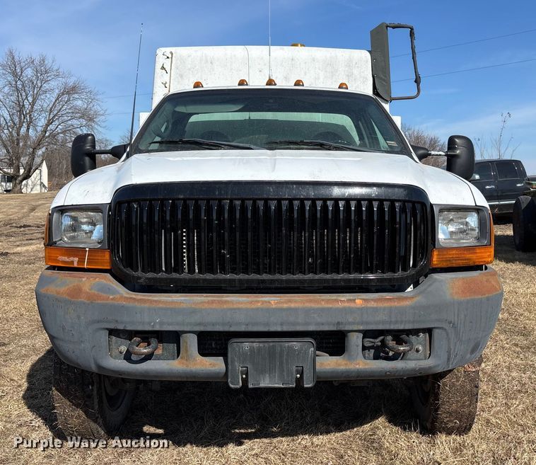 image for item FB3503 2000 Ford F450 utility / service truck