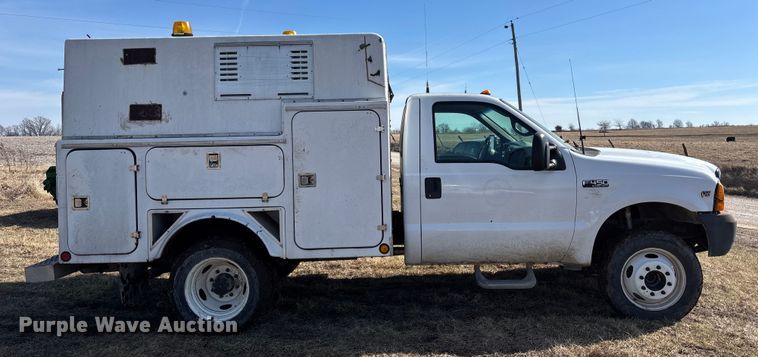 image for item FB3503 2000 Ford F450 utility / service truck