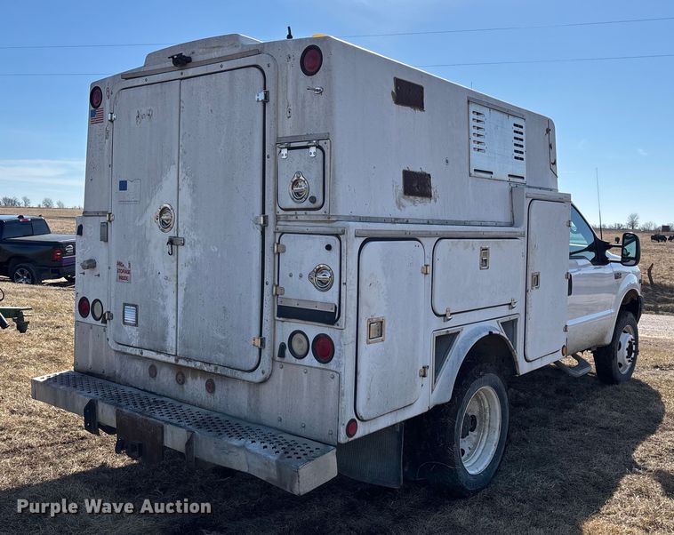 image for item FB3503 2000 Ford F450 utility / service truck