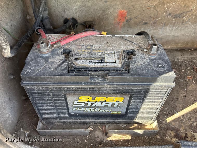 image for item FB3503 2000 Ford F450 utility / service truck