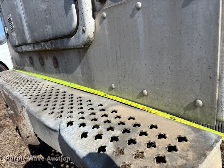 image for item FB3503 2000 Ford F450 utility / service truck